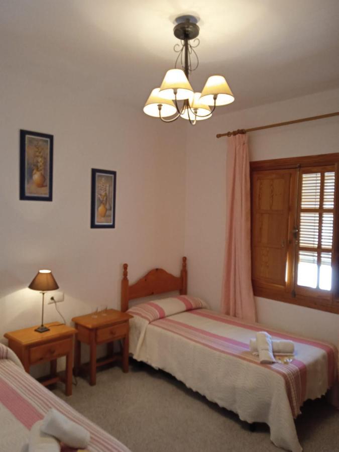 Pension La Sierra Cortes de la Frontera Exterior photo