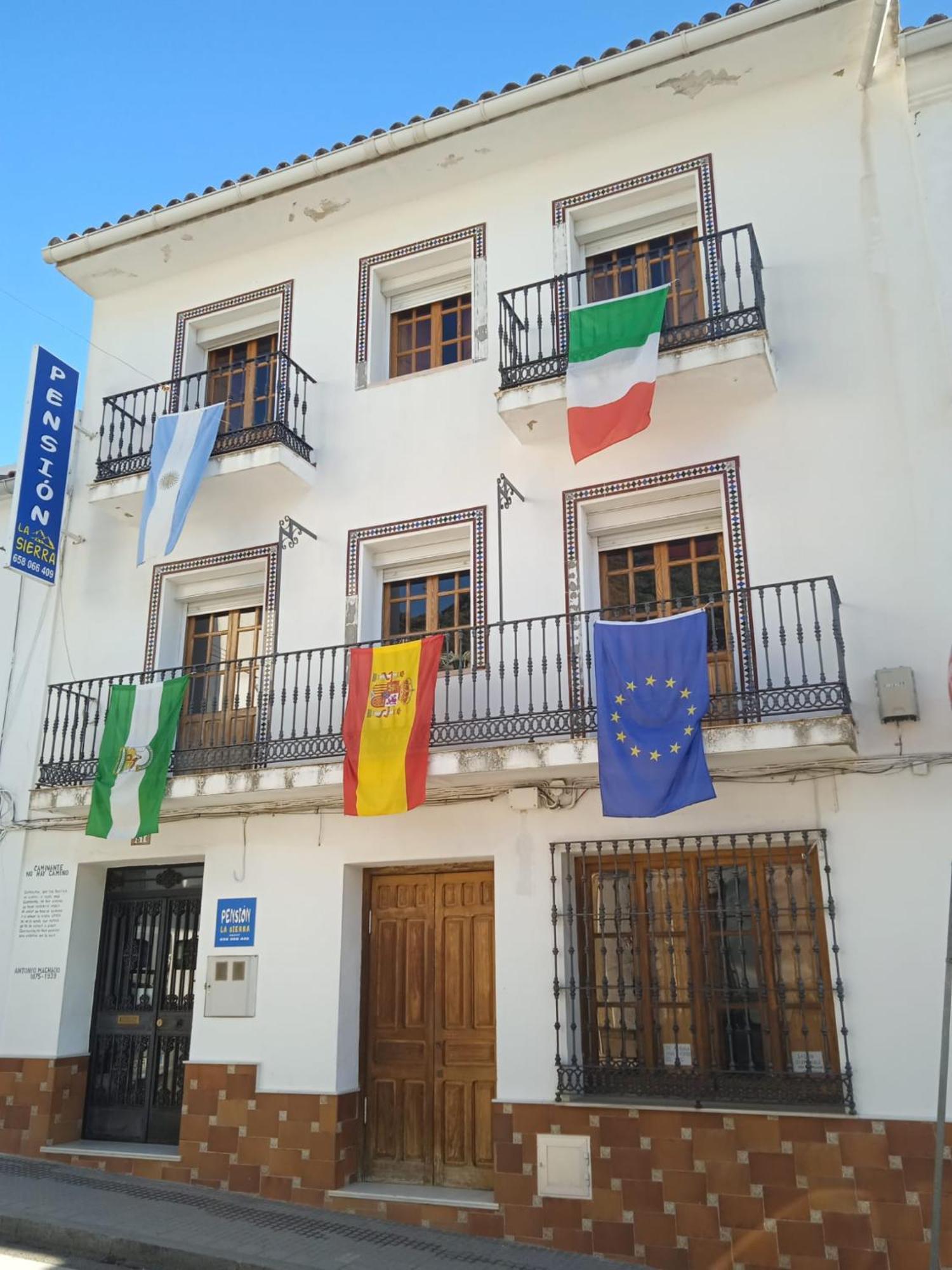Pension La Sierra Cortes de la Frontera Exterior photo